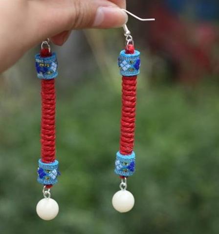 Handmade Woven Earring (red, blue with white bead)
