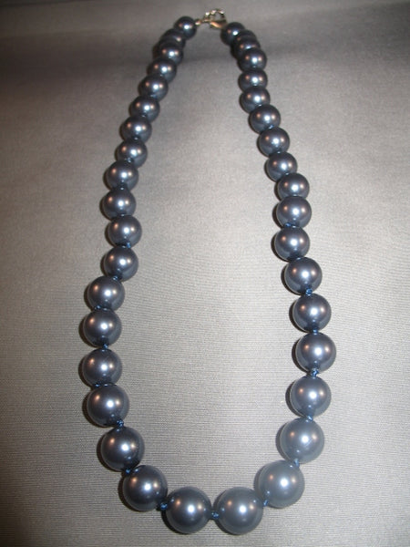 Pearl Necklace (Gray)