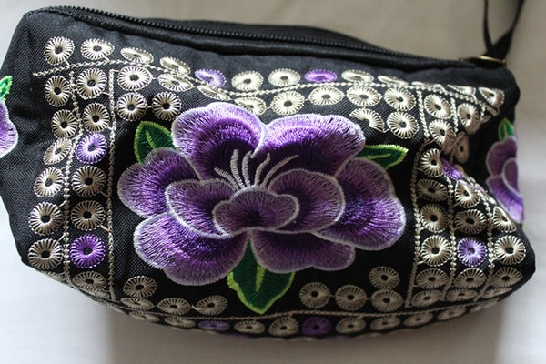 Yunnan Style Purse w/ Embroidery of Flowers (Purple)