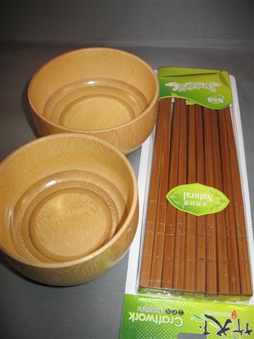 Natural Bamboo Bowls and chopsticks sets (2 bowls/5 pair chop)
