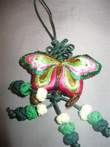 Butterfly Ornament (darkgreen knot)
